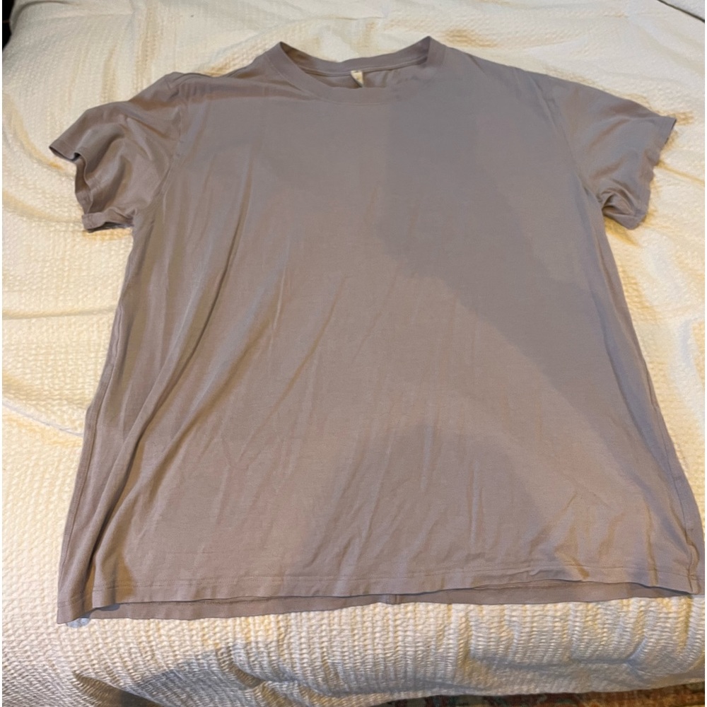 Lululemon tshirt